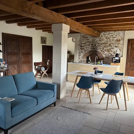 Les Volets Bleus ベッド・アンド・ブレックファスト Cierges