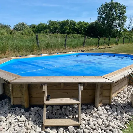 Les Volets Bleus 3* Cierges